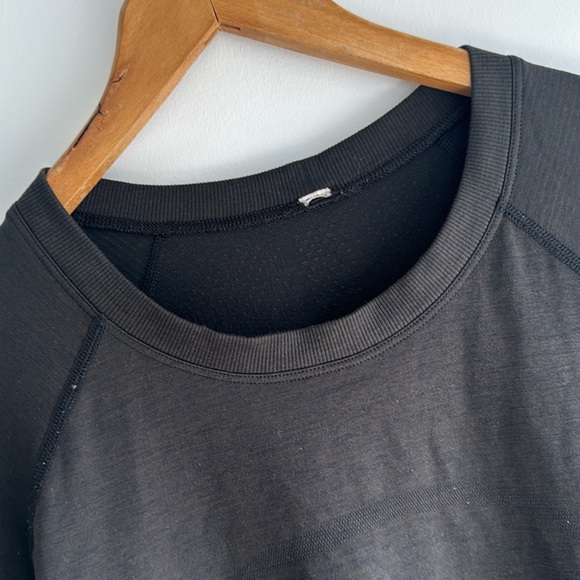 lululemon Swiftly Tech Short Sleeve Crew Black Sz10 - Picture 5 of 9